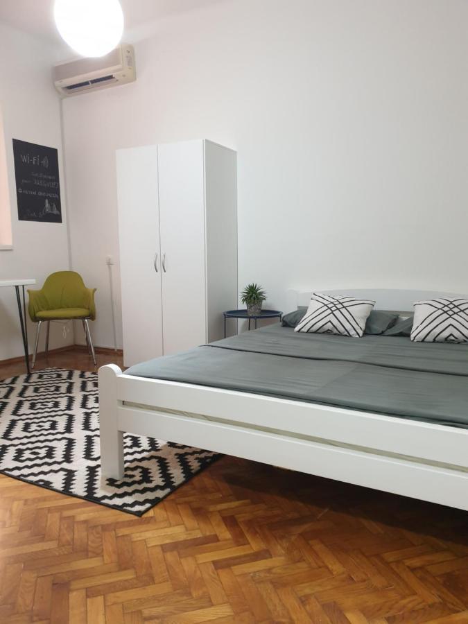 Apartman Park Jagodina-Studio U Centru Grada Exterior foto